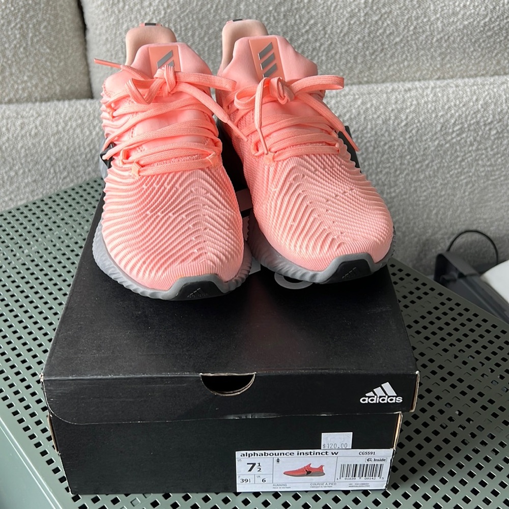 COPY - Adidas Alphabounce - Picture 2 of 5